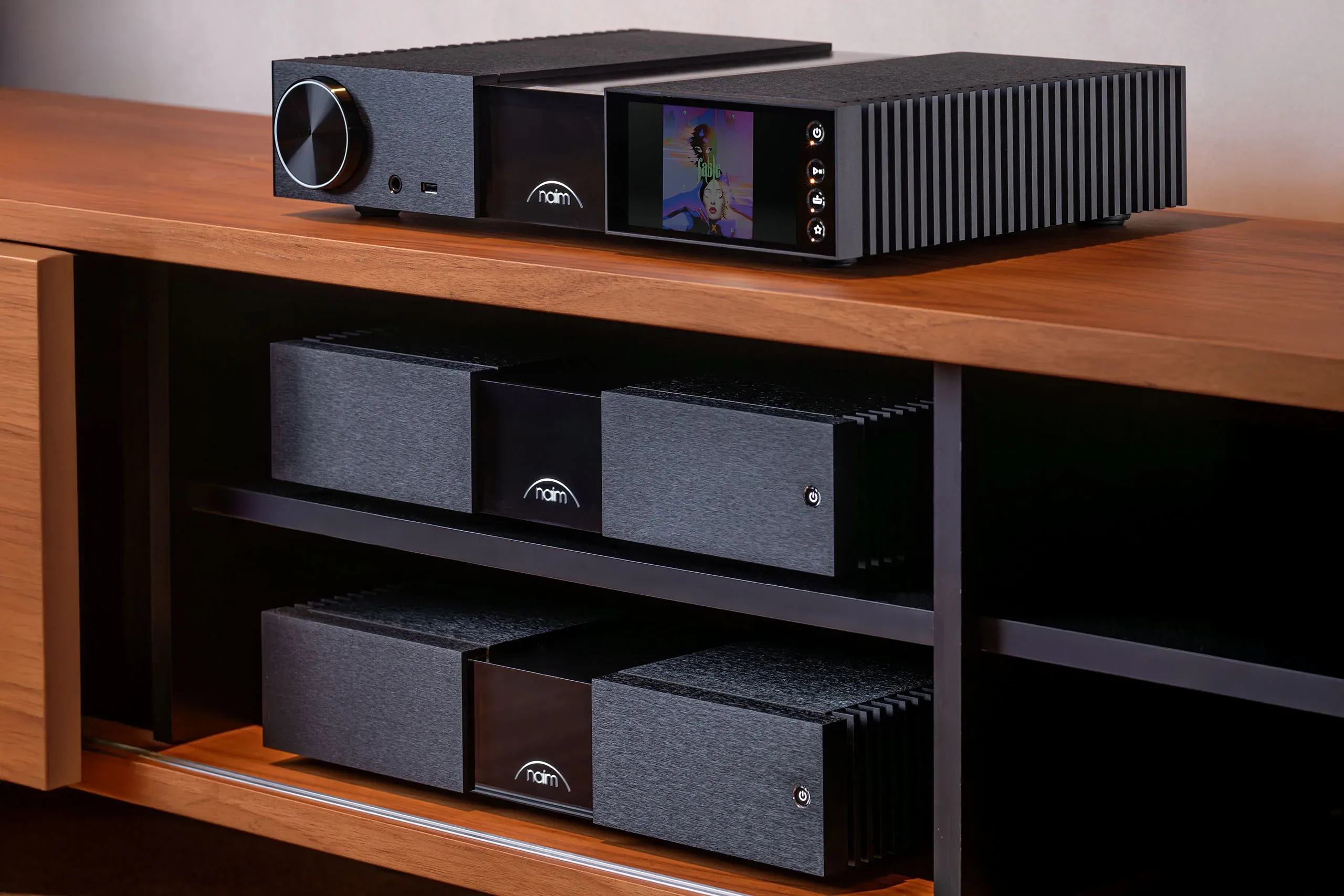 HTEC Multimídia — catálogo premium de áudio, vídeo e automação